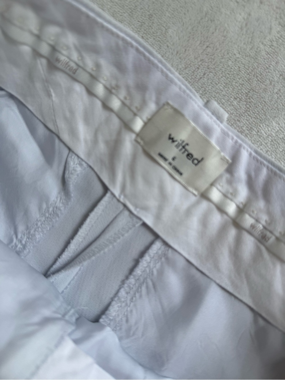 Wilfred Aritzia Pale Icy Blue White Effortless Pleated Shorts - Picture 8 of 11